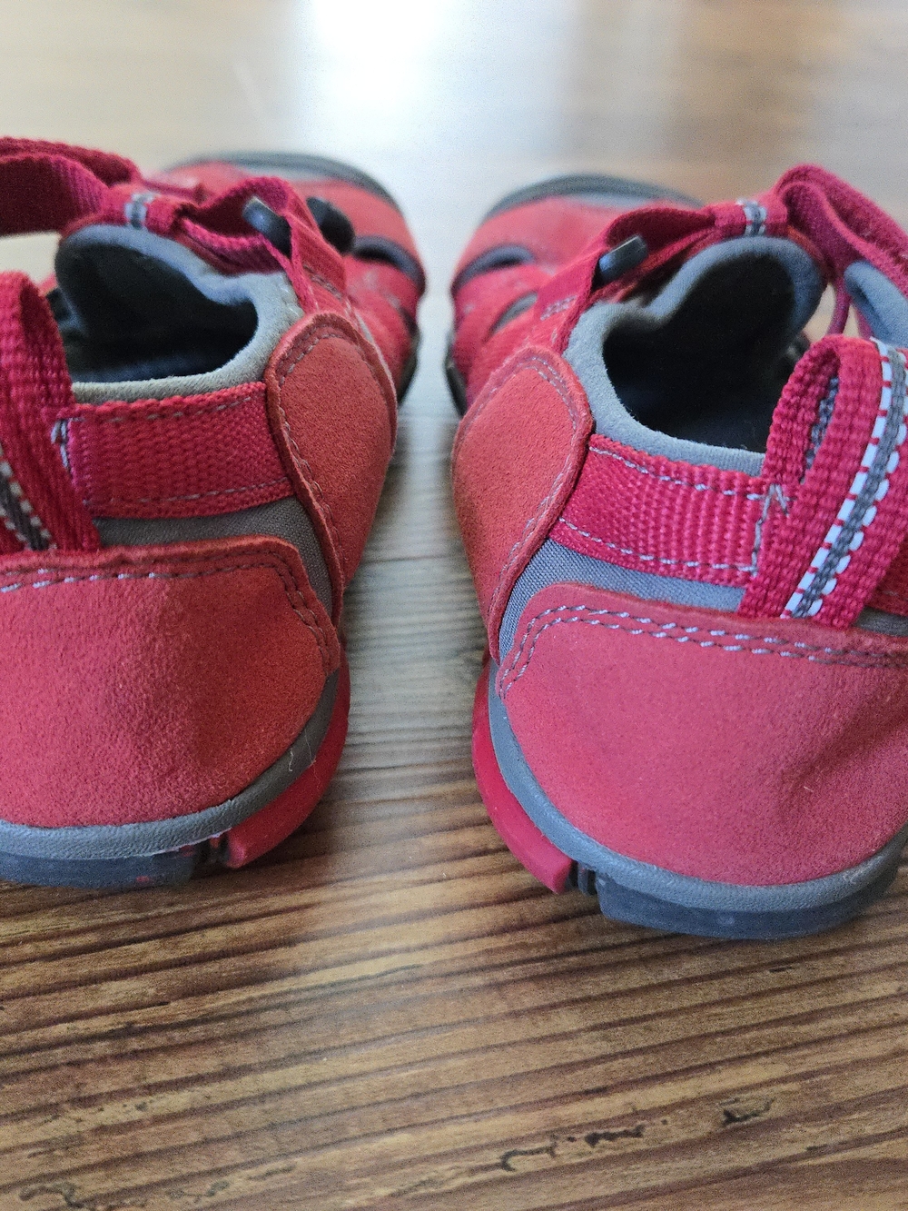 Keen Kids Red Seacamp 2 Closed-Toe Sport Sandals, Waterproof, Like New - Picture 2 of 5